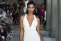 Снежанка Лято: Модни летни бели рокли магазини