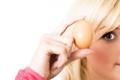 Маска за лице от бръчки от яйчен белтък: красота у дома
